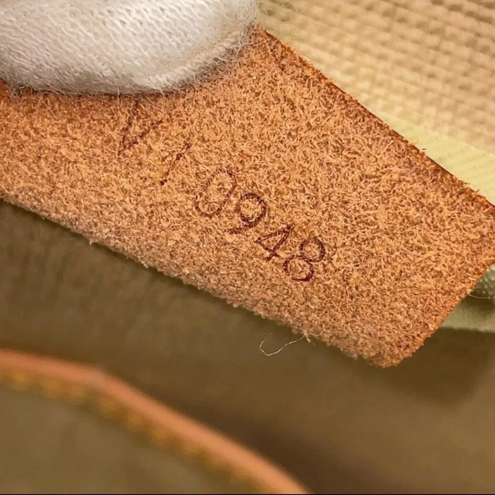 Auth Louis Vuitton Monogram Deauville Handbag W/DBag